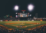 阿扎伦卡在拜仁比赛中大胜，问鼎冠军引发热议！