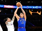 火箭狂砍掘金分，米切尔迎来新赛季高光！