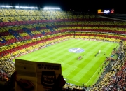  西亚卡姆迎来十五赛季出色发挥，雄鹿观众热烈欢呼！比赛高潮迭起